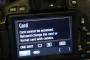 报错—无法访问记忆卡重新插入/更换记忆卡或用相机格式化记忆卡