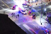 美国亡命枪手射杀四人，与警察飙车互射，打伤一名警察