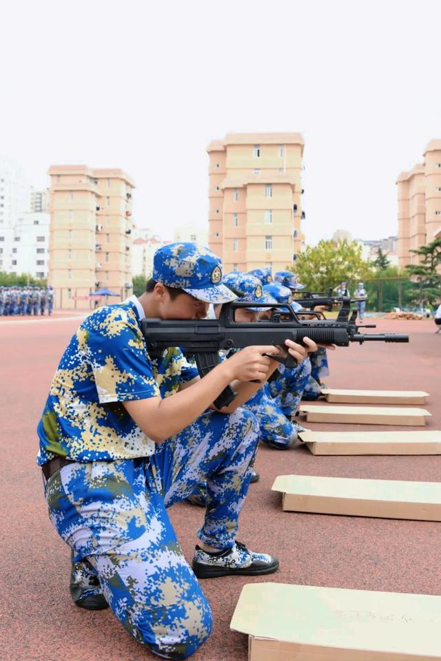 又帅又飒！山东22所高校新生军训现场照！谁是你眼里最靓的仔？