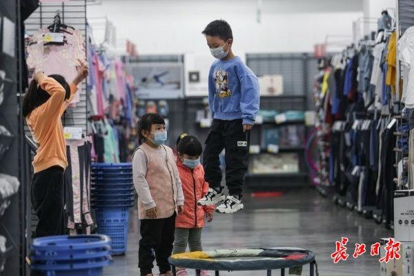 全民健身带动青少年体育消费“热”