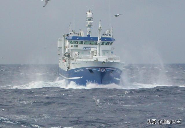 现在多数渔船海上作业能扛几级风浪呢，大风浪情况下作业要采取什么应对措施？