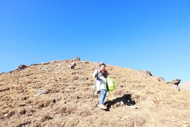 成都户外：为什么爬山，这个才是最好的诠释！7大好处太惊人了