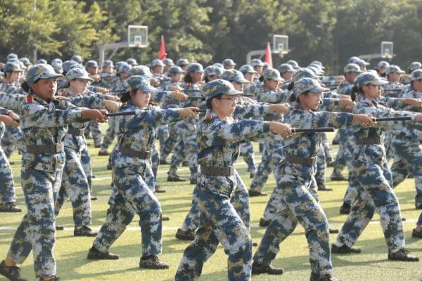 军训大片震撼上演！感受广东“后浪”的青春力量