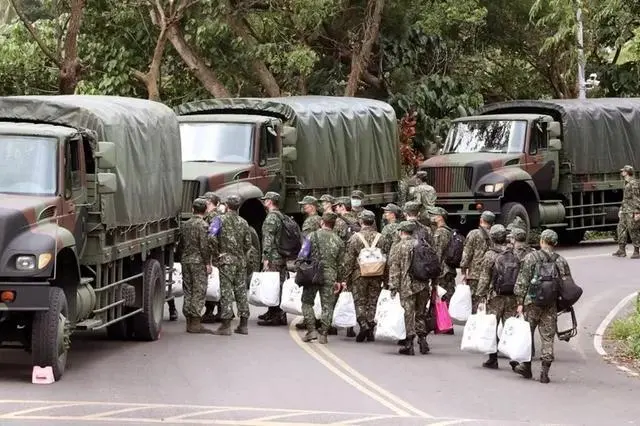 台湾不服兵役移民_台湾服兵役_台湾逃兵役通缉