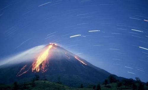 火山直播怎么上热门_上火山自然村_世界上最大的火山