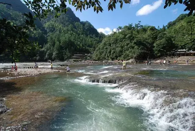 漳州旅游必去十大景点_去北京旅游有哪些景点?_厦大学生去漳州旅游