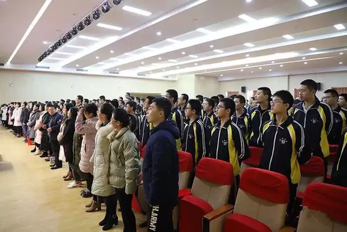 表彰大会上颁奖音乐_表彰大会音乐_2017年劳模大会表彰