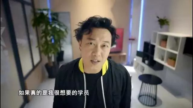 陈奕迅周杰伦_周杰伦陈奕迅合照_周杰伦陈奕迅合唱的歌